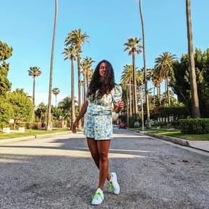 Meet your Posher, Avi